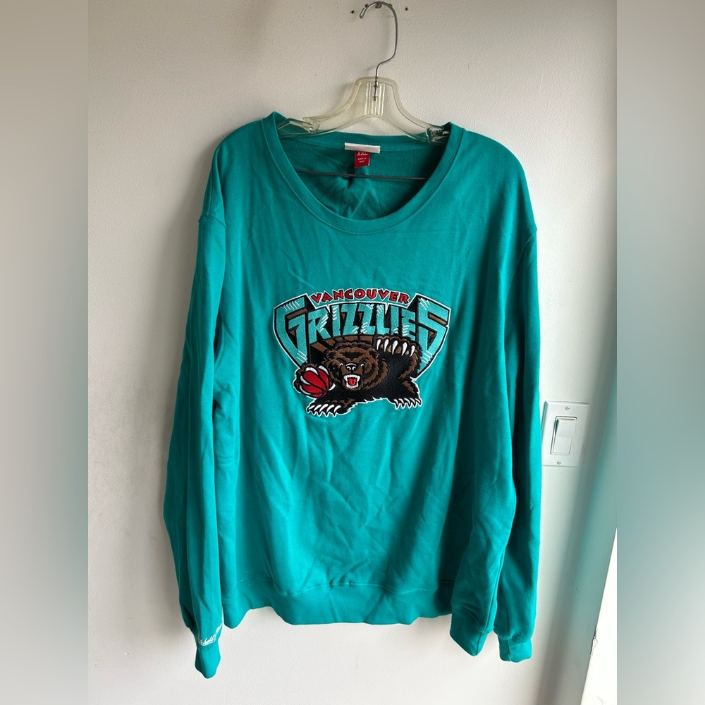 Mitchell and Ness teal crewneck sweatshirt vintage Vancouver Grizzlies Men’s XXL